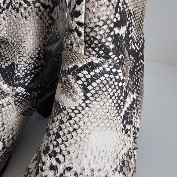 Qupid women's bootie snakeskin black white block heel 7.5 - Picture 5 of 7